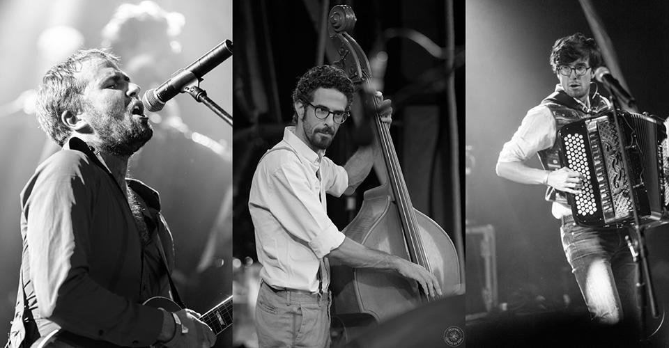 Photo en noir et blanc du trio Les Gueules de Guingois. Trois photos mises côte à côte montrent le chanteur, le contrebassiste et l'accordéoniste de la formation.